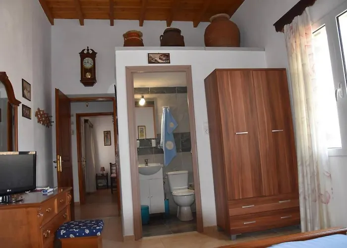 With Amazing Sea View Holiday home Moutsouna